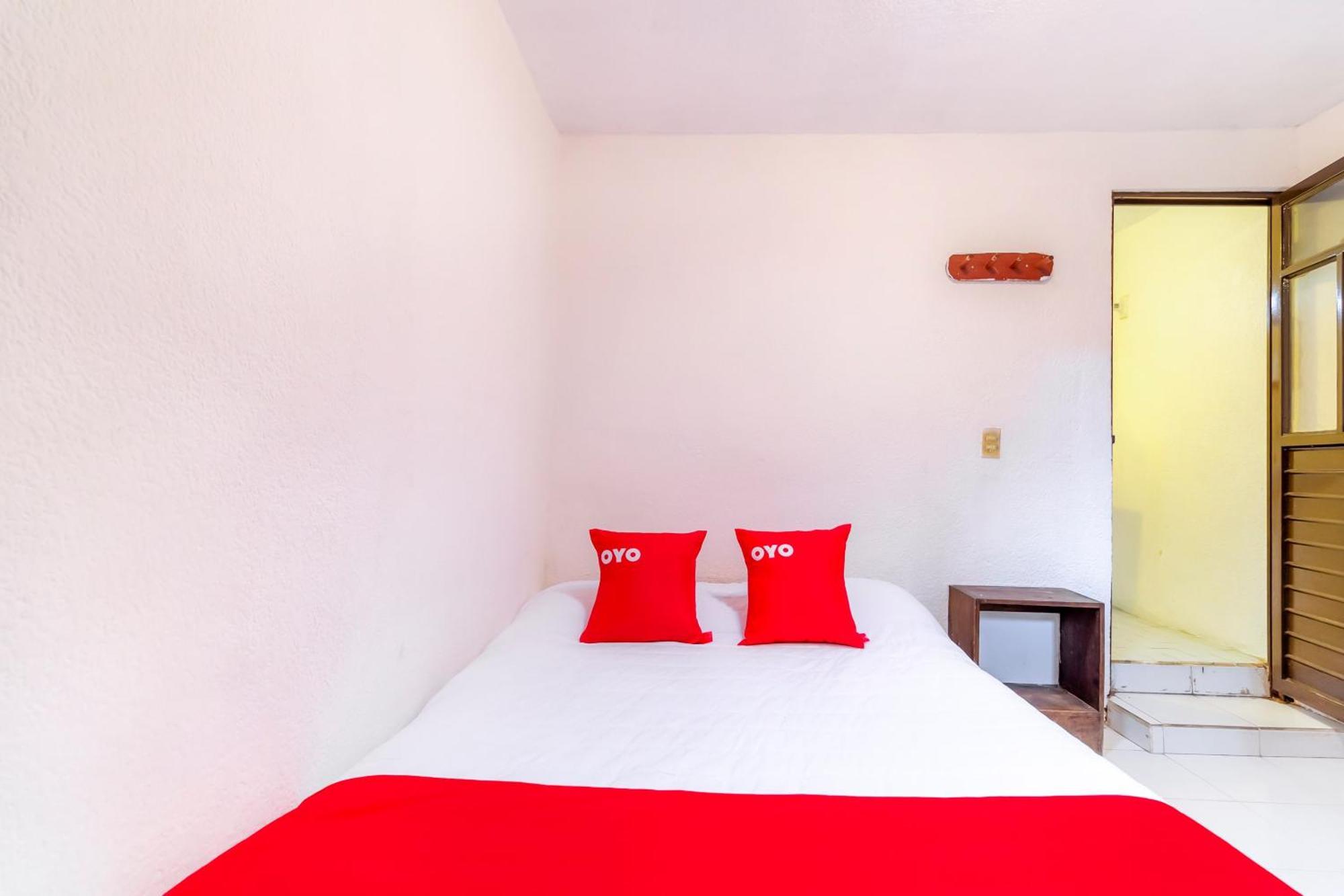 Oyo Hotel La Luna, Templo De Santo Domingo De Guzman San Cristóbal de Las Casas エクステリア 写真